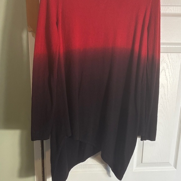 Neiman Marcus Red and Black Ombre Sweater Cashmere - Picture 4 of 5